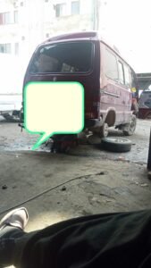 Car mechanic